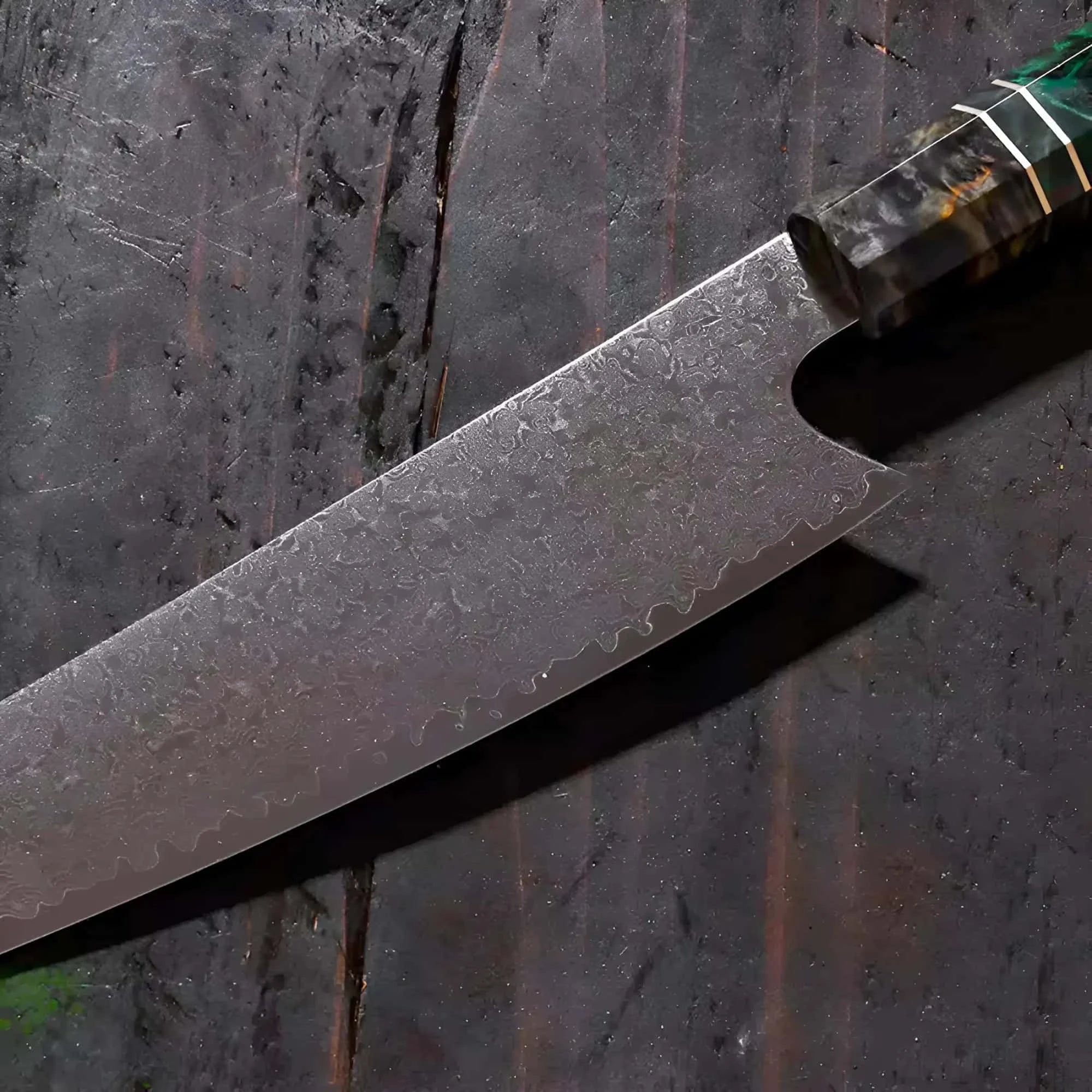 In poza este prezentat cutitul.