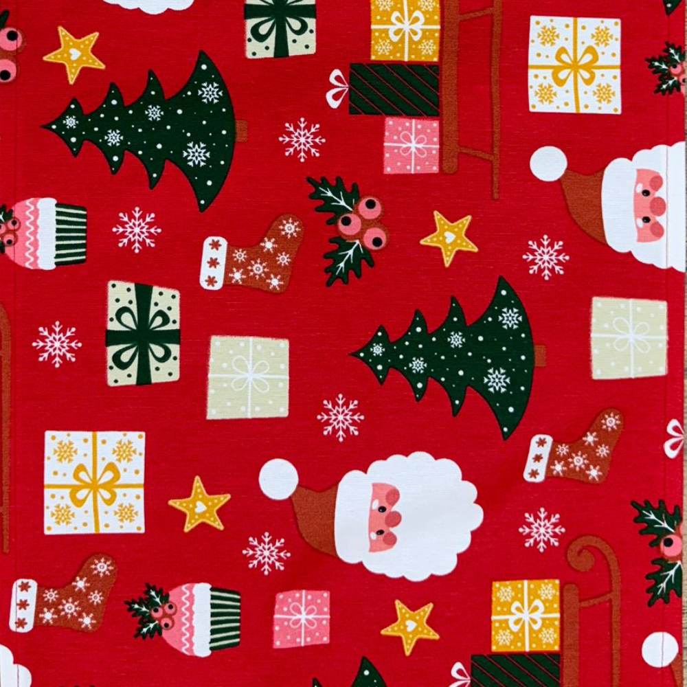 Traversa de masa 180x40cm, din bumbac, Koken, Impermiabila, fata de masa imprimeu Craciun 3D, Rezistenta la pete si murdarie, Rosie