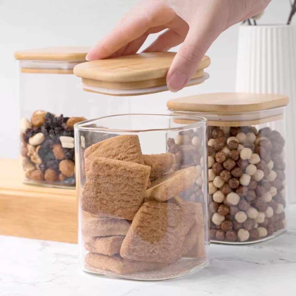 Create your own set of borosilicate glass containers, in various sizes, with airtight bamboo lids, Koken – the perfect solution for stylish and safe storage of dry foods and grains.
