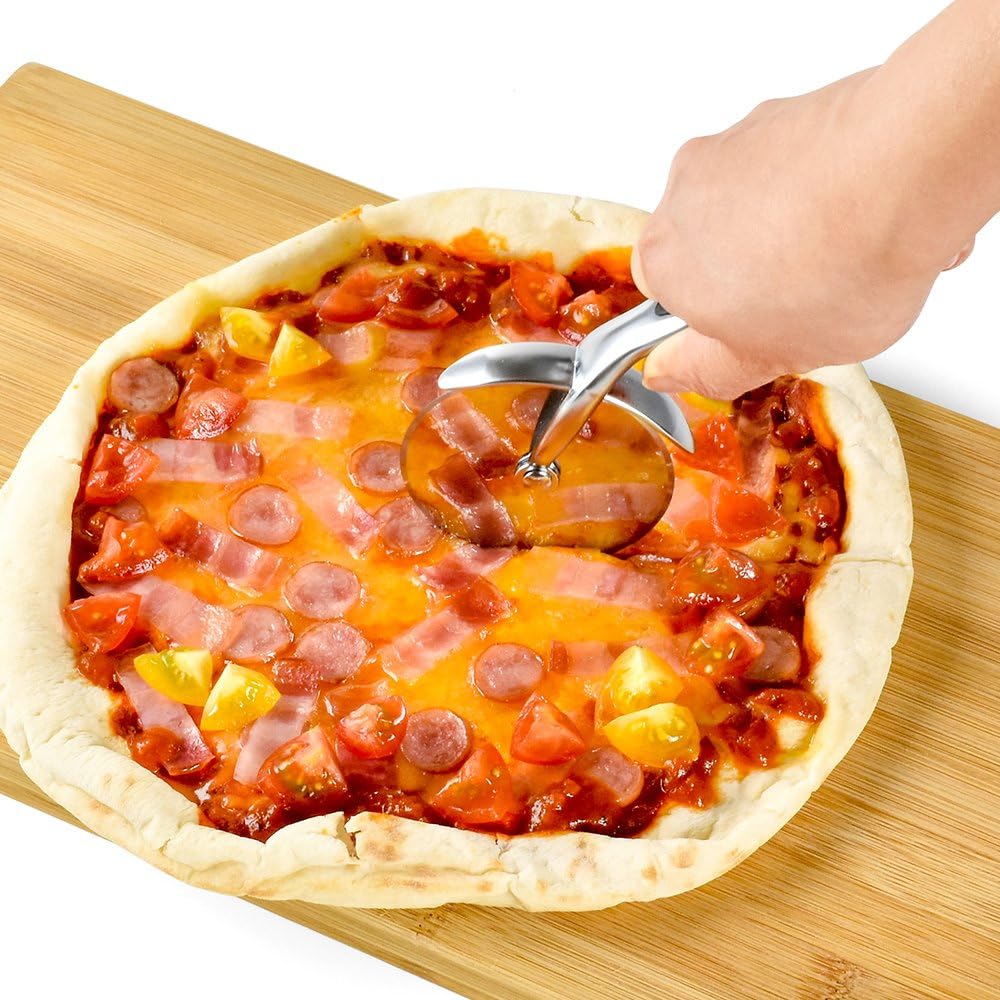 Cuțit pentru pizza 17,5 cm Koken, mâner ergonomic anti-alunecare, cutter pentru pizza/tartă cu crustă tare, tăiere precisă, zinc, diametru 6,8 cm, Negru