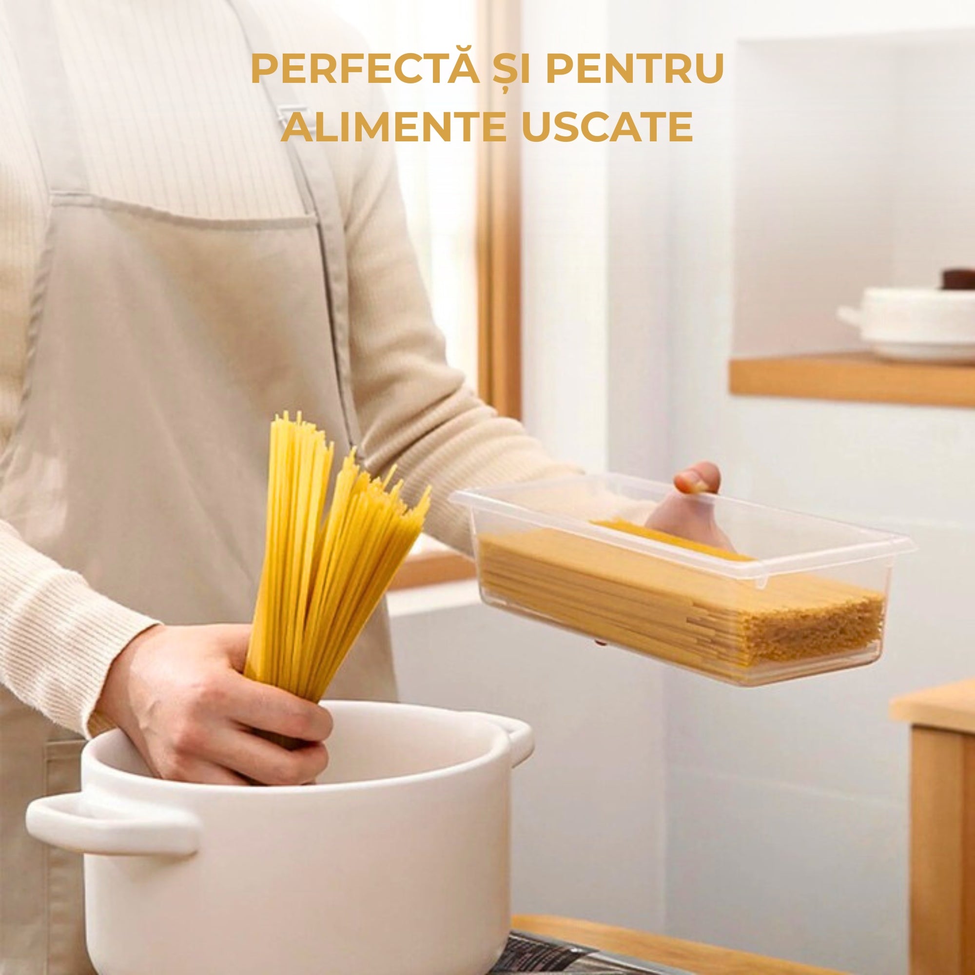 Un om care ia pastele din recipientul organizator Koken si le pune in oala pentru a fierbe paste.