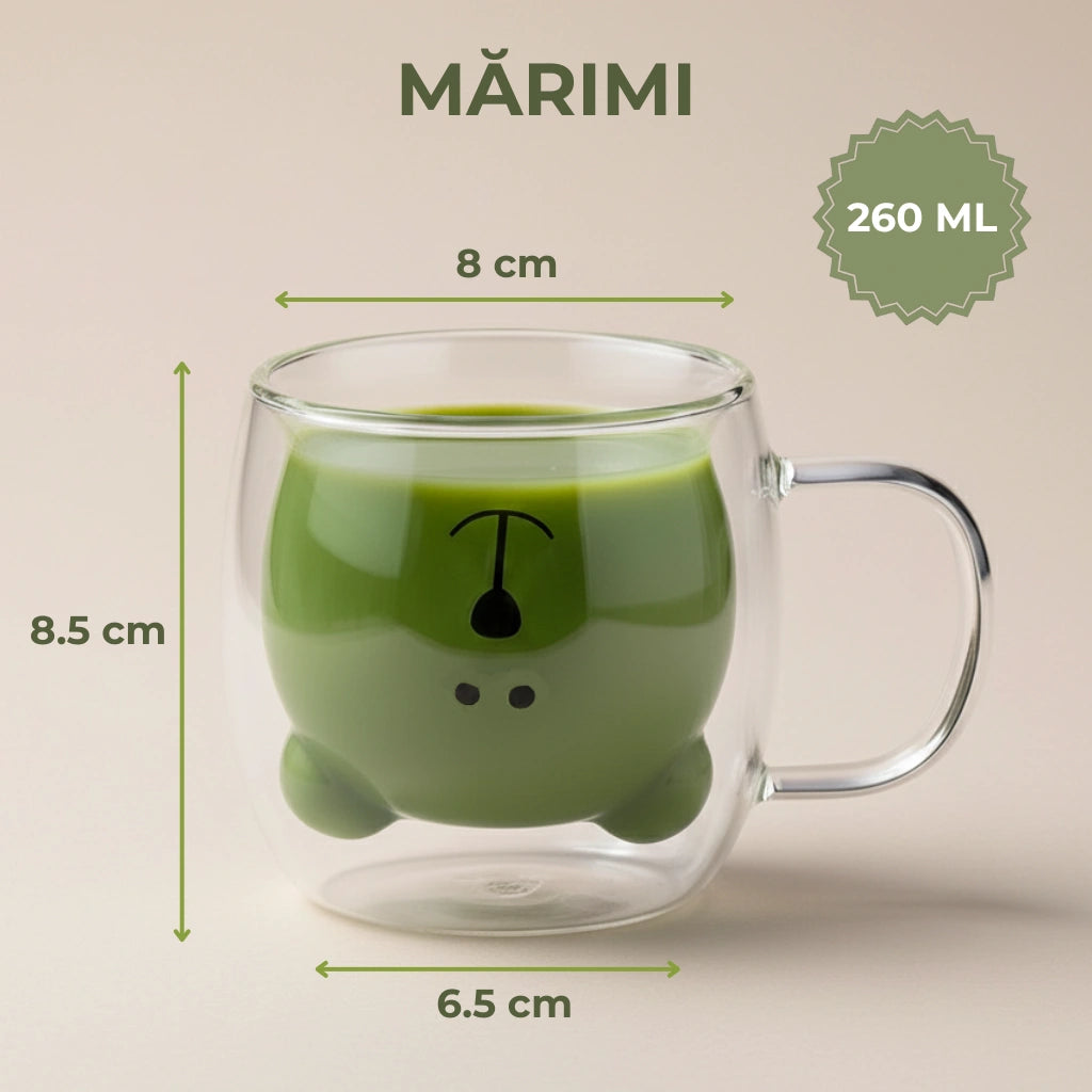 Cana in forma de urs cu desen pe perete exterior. Volum 260ml, lungime baza canii - 6.5cm, inaltime - 8.5cm, latime partea superioara - 8cm.