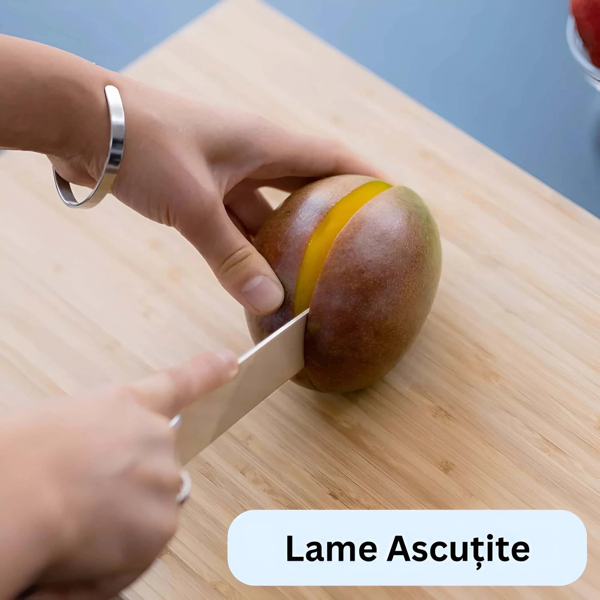 In poza se descrie avantajul principal al acestor cutite - lame ascutite.