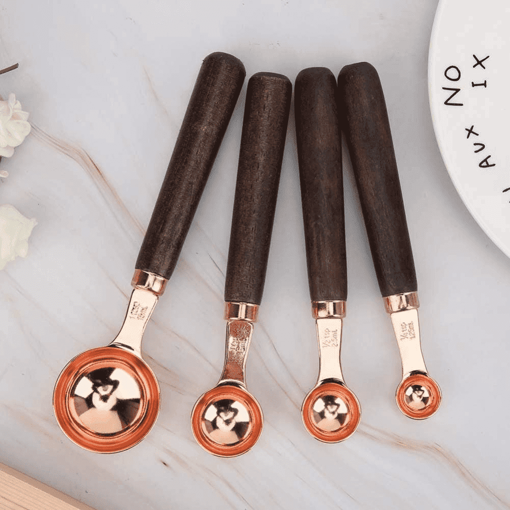 Set 4 Cupe de masurare Koken.ro, Manere din lemn de Nuc, 1,25 ml/2,5 ml/5 ml/15 ml, Ustensile de masurat din Otel inoxidabil, Lingurite gradate, Aurii/Maro - köken